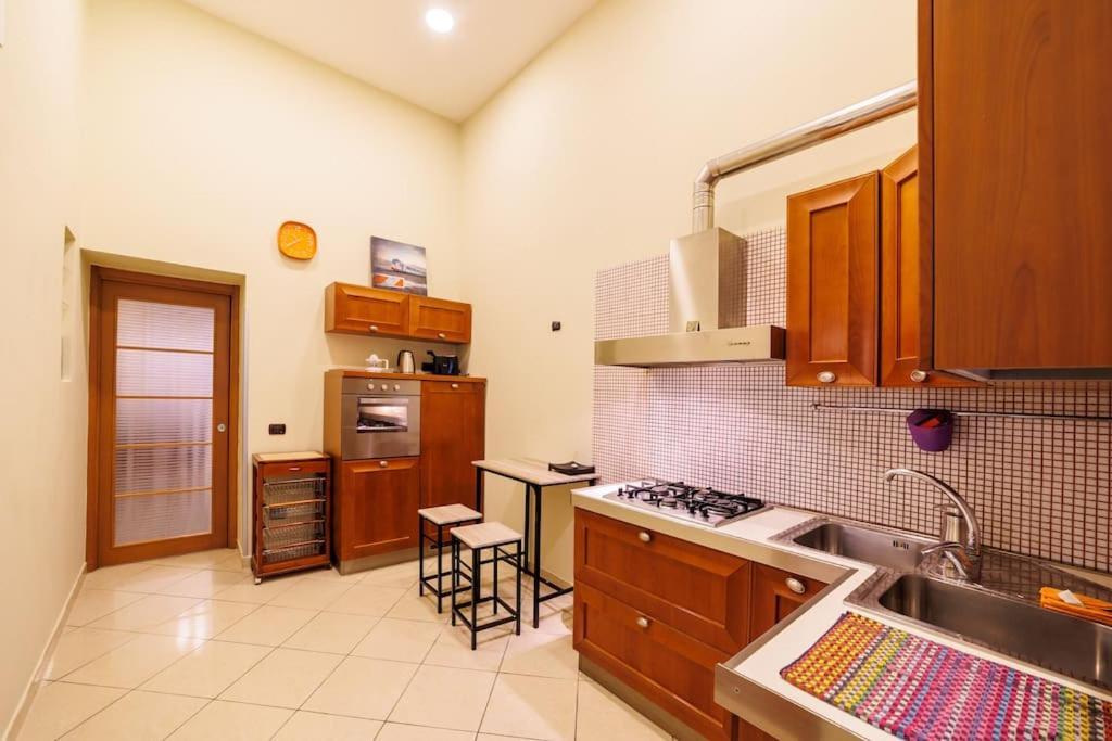 The San Gregorio Armeno Apartment By HouseinNapels Buitenkant foto